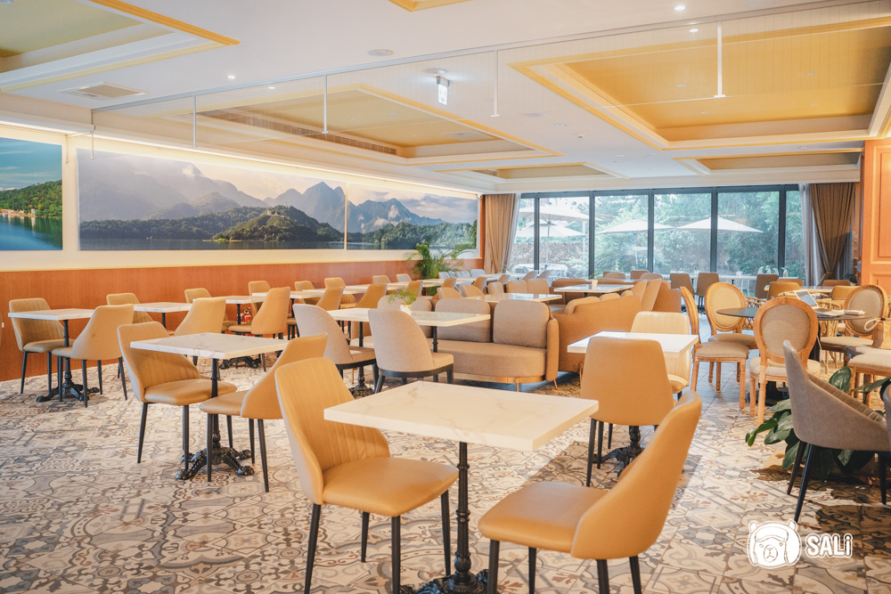 福容徠旅水里. 南投水里住宿新地標，白色城堡插旗山城，走路十分鐘到車站 - 莎笠，小日子