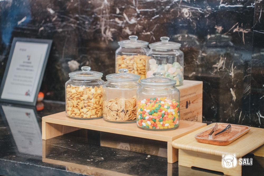 福容徠旅水里. 南投水里住宿新地標，白色城堡插旗山城，走路十分鐘到車站 - 莎笠，小日子