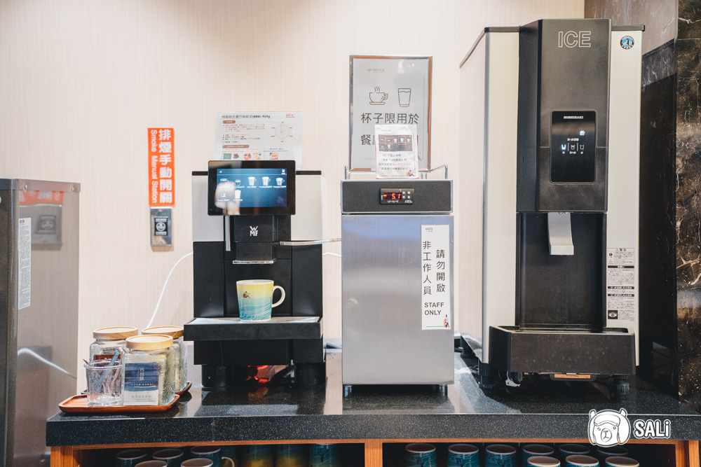 福容徠旅水里. 南投水里住宿新地標，白色城堡插旗山城，走路十分鐘到車站 - 莎笠，小日子