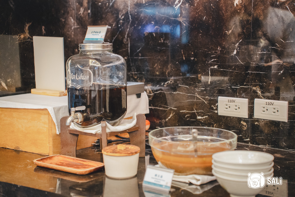 福容徠旅水里. 南投水里住宿新地標，白色城堡插旗山城，走路十分鐘到車站 - 莎笠，小日子