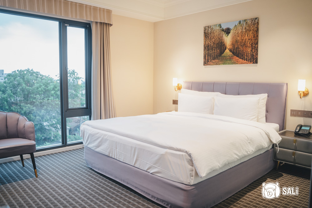 福容徠旅水里. 南投水里住宿新地標，白色城堡插旗山城，走路十分鐘到車站 - 莎笠，小日子