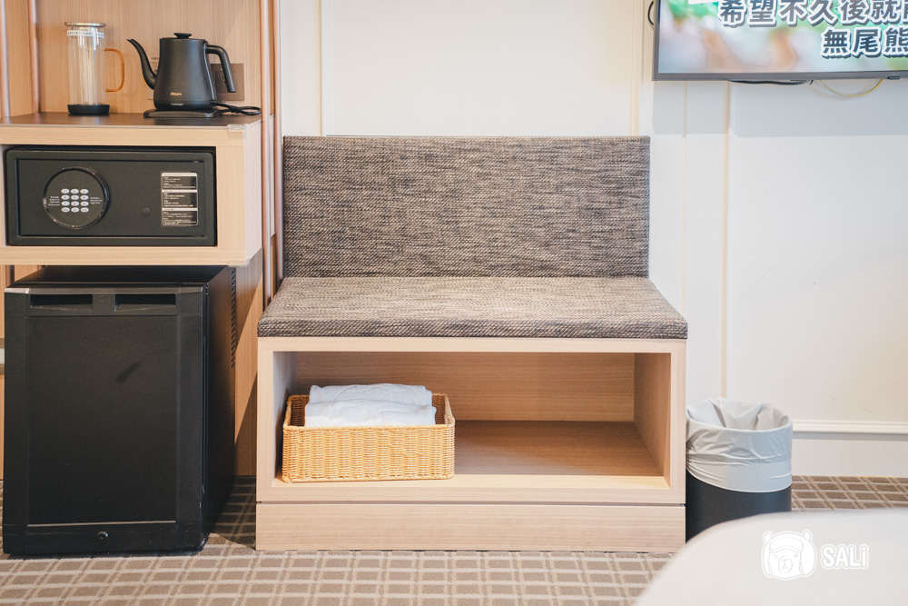 福容徠旅水里. 南投水里住宿新地標，白色城堡插旗山城，走路十分鐘到車站 - 莎笠，小日子