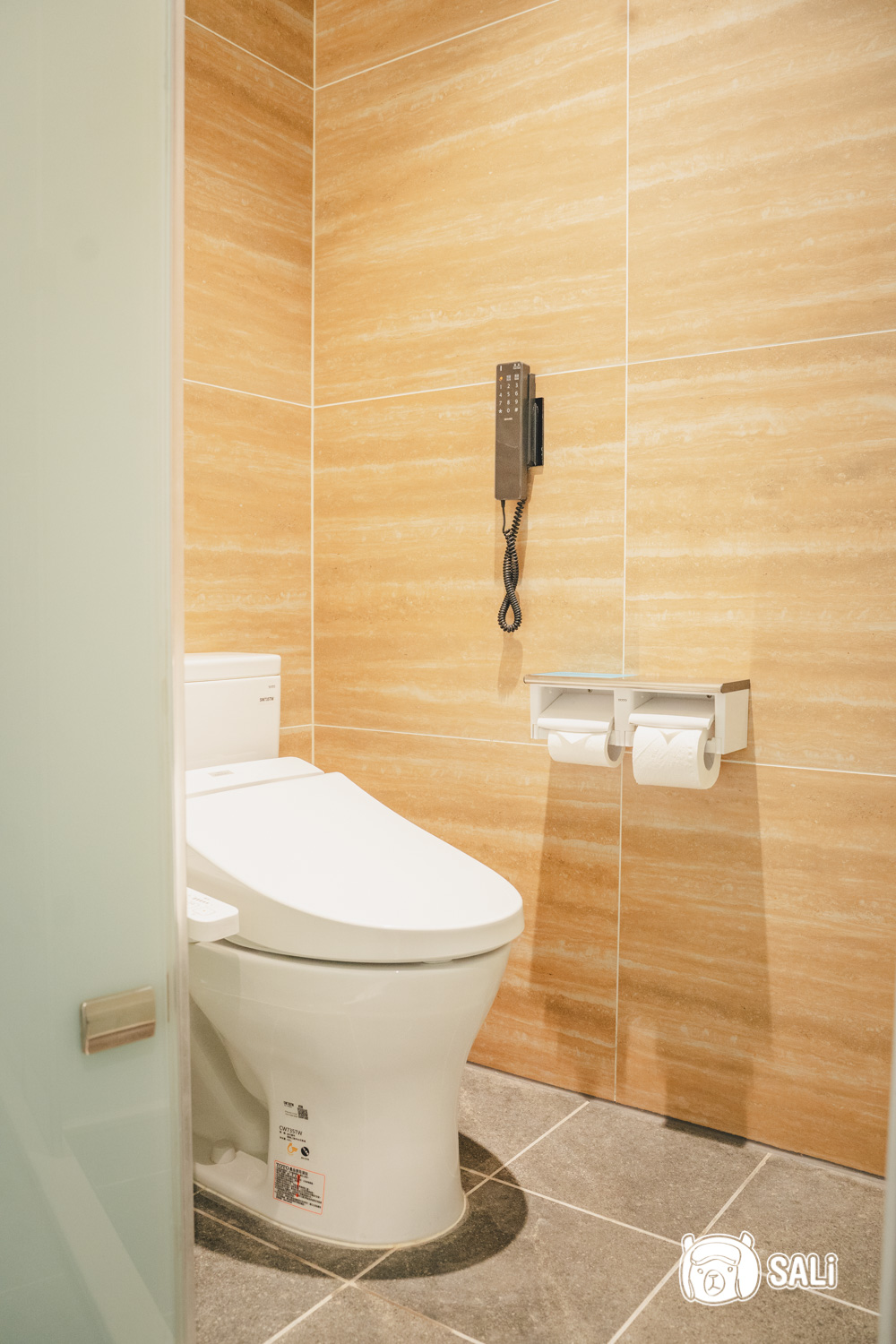 福容徠旅水里. 南投水里住宿新地標，白色城堡插旗山城，走路十分鐘到車站 - 莎笠，小日子