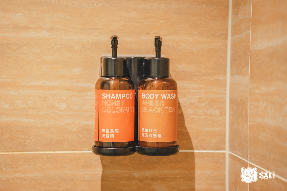 福容徠旅水里. 南投水里住宿新地標，白色城堡插旗山城，走路十分鐘到車站 - 莎笠，小日子